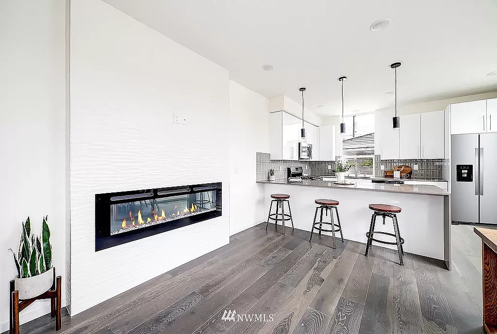 3 bed, 2.5 bath, 1715 sqft, $3,500 — Photo 1