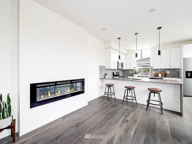 9250B 17th Ave SW — Photo 1