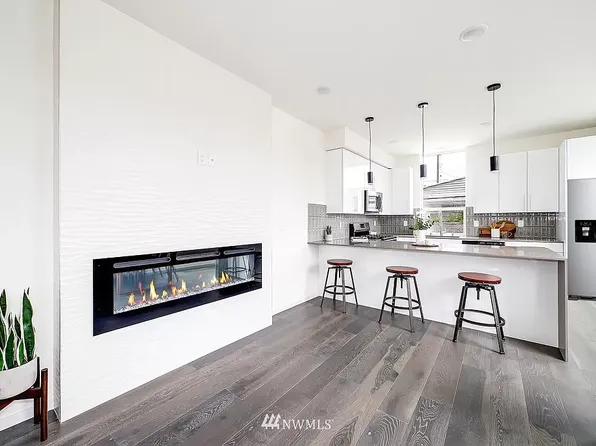 9250B 17th Ave SW, Seattle, WA 98106