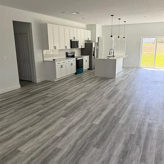 17490 SW 27th Cir — Photo 3