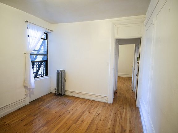 3rd image of 540 Manhattan Ave APT 4J