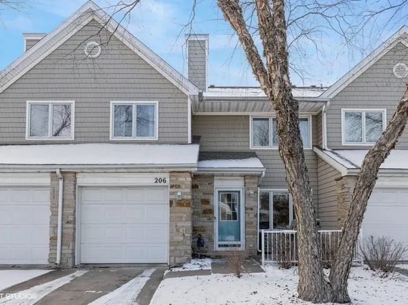 811 Burr Oaks Dr Unit 206, West Des Moines, IA 50266