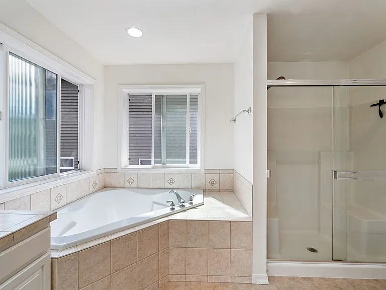 Primary 5-piece bath