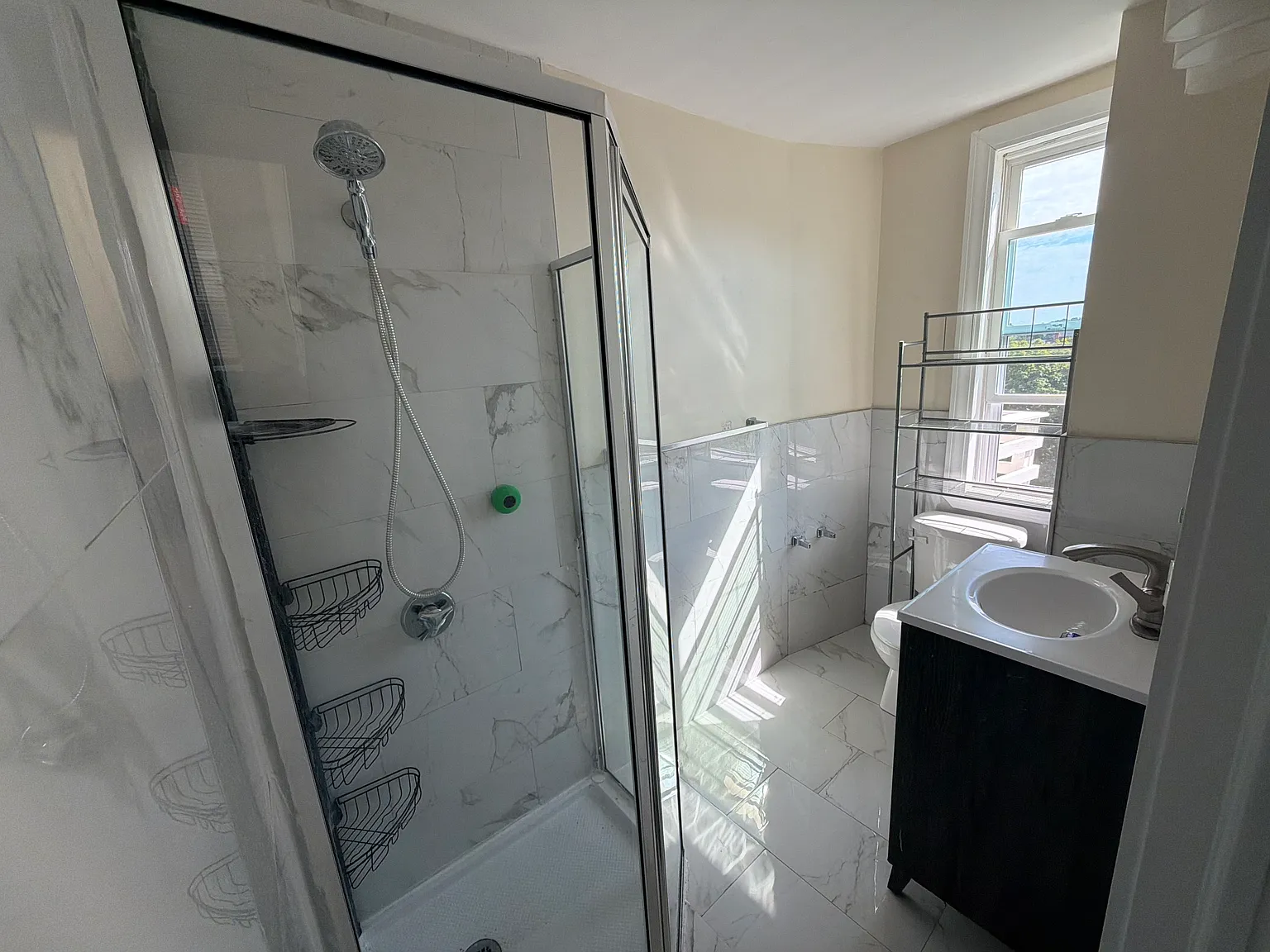 2 bed, 900 sqft, $2,200 — Photo 4