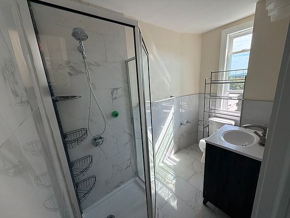 4th image of 14 Tower Ave APT 3