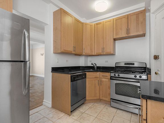 4th image of 207 W 106th St APT 10A