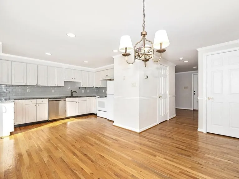 117 Valley View Ct — Photo 14