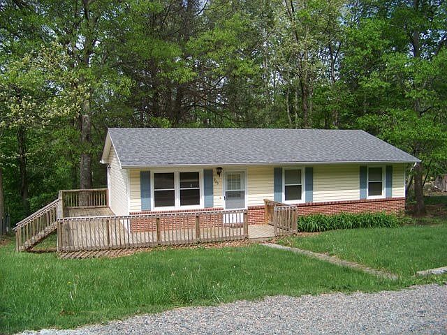 1st image of 963 Chestnut Dr