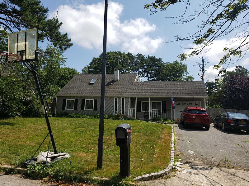 1st image of 35 Pitchpine Pl