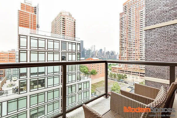 Sold by Modern Spaces | media 21