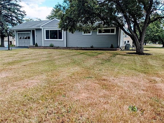 3rd image of 3 Edward Ln