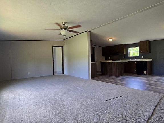 3rd image of 132 Countryside Dr
