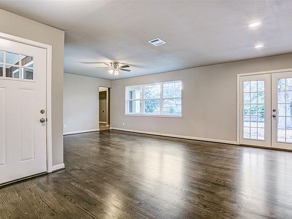 5th image of 2603 Highwood Dr