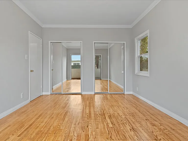 1051 S Cochran Ave #7 — Photo 11