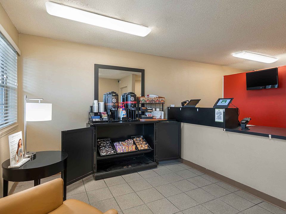 Lobby and Guest Check-in