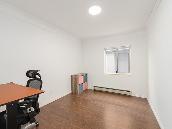 4th image of 1038 E 51st Ave