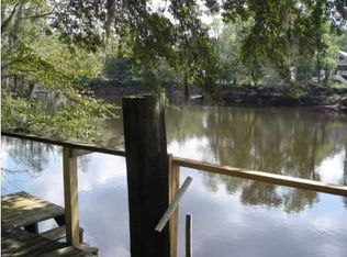 303 Happiness Ln, Ridgeville, SC 29472