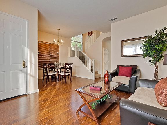 3rd image of 332 Apple Blossom Ln