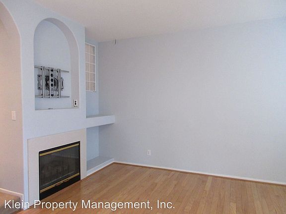 3rd image of 74 Breakers Ln