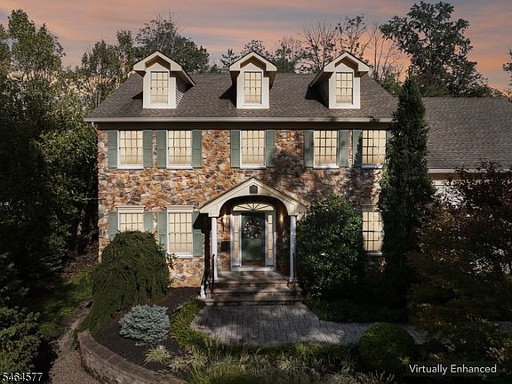 2nd image of 31 Old Farm Rd