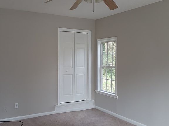 5th image of 225 Pine Hill Dr