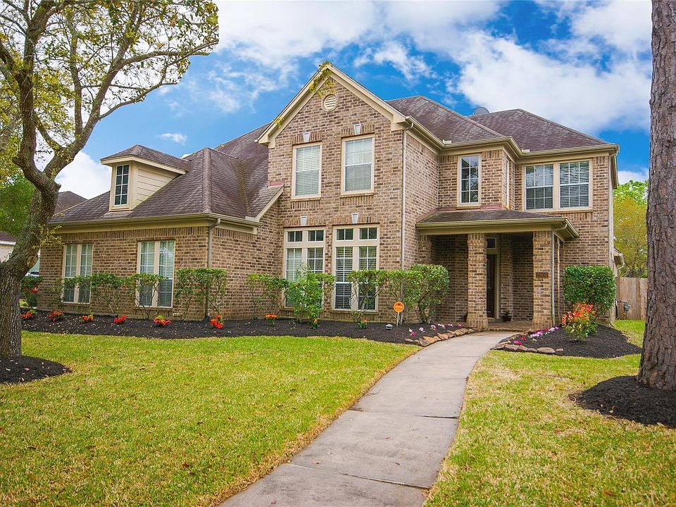 1st image of 2906 Harvest Hill Dr