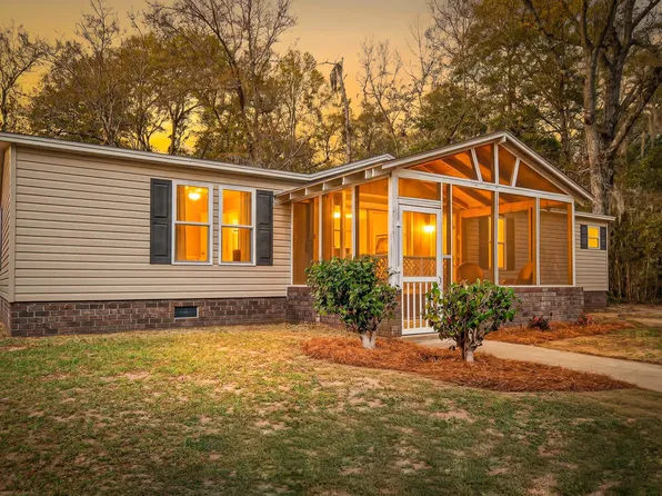 1223 Benton Rd, Summerton, SC 29148