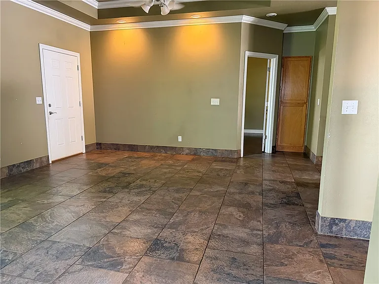 11073 Club House Pkwy — Photo 6