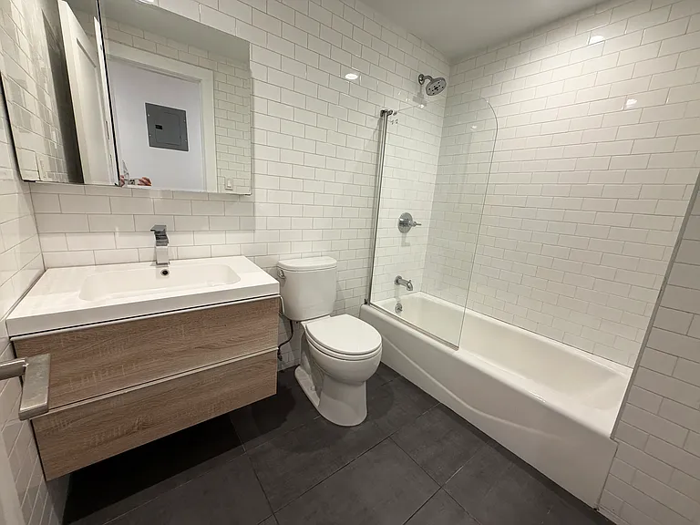 197 Madison St #1 — Photo 4