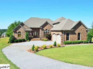 218 Quarterdeck Ct, Chesnee, SC 29323