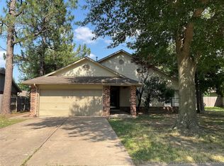 3903 S Walnut Pl, Broken Arrow, OK 74011