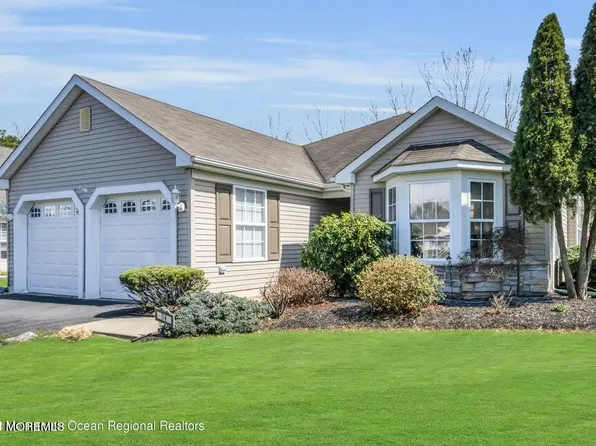 54 Ivy Hill Road, Lakewood, NJ 08701