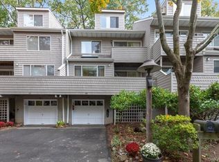 48 Hickory Hill Ln, Tappan, NY