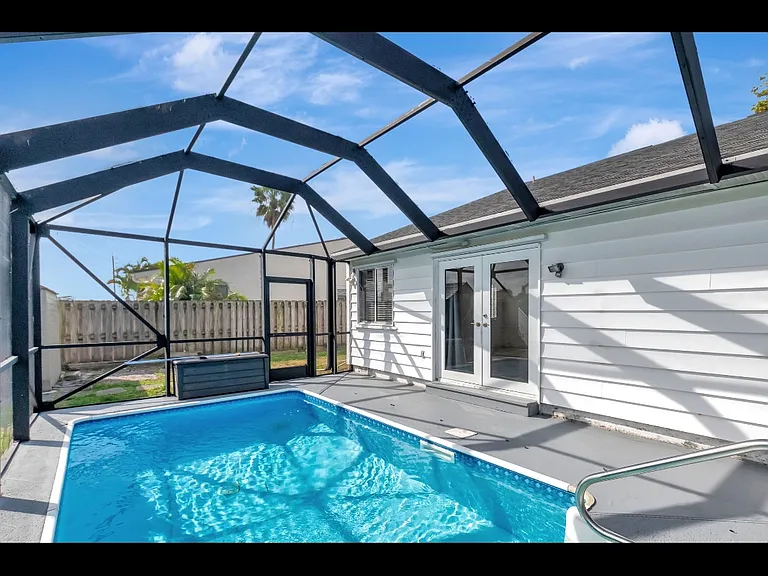 5598 Pebble Brook Ln — Photo 16