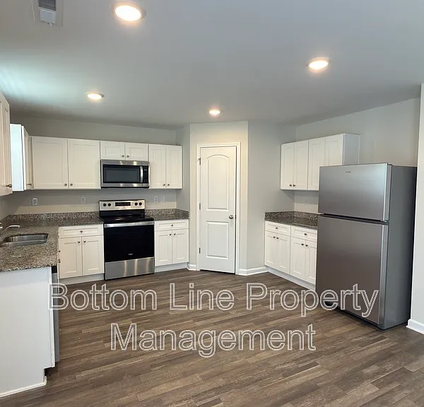 1035 Pepper Ln — Photo 9