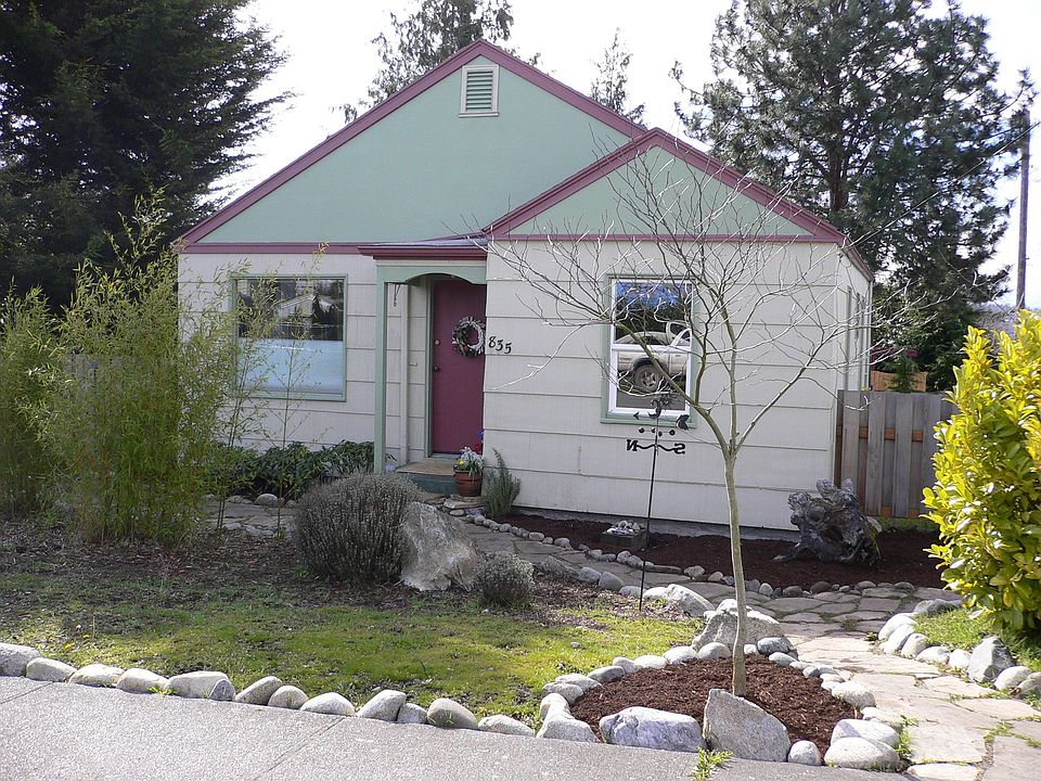 Thoughtful organic landscaping