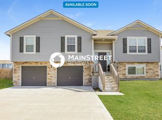 589 S Meadowbrook St, Gardner, KS 66030