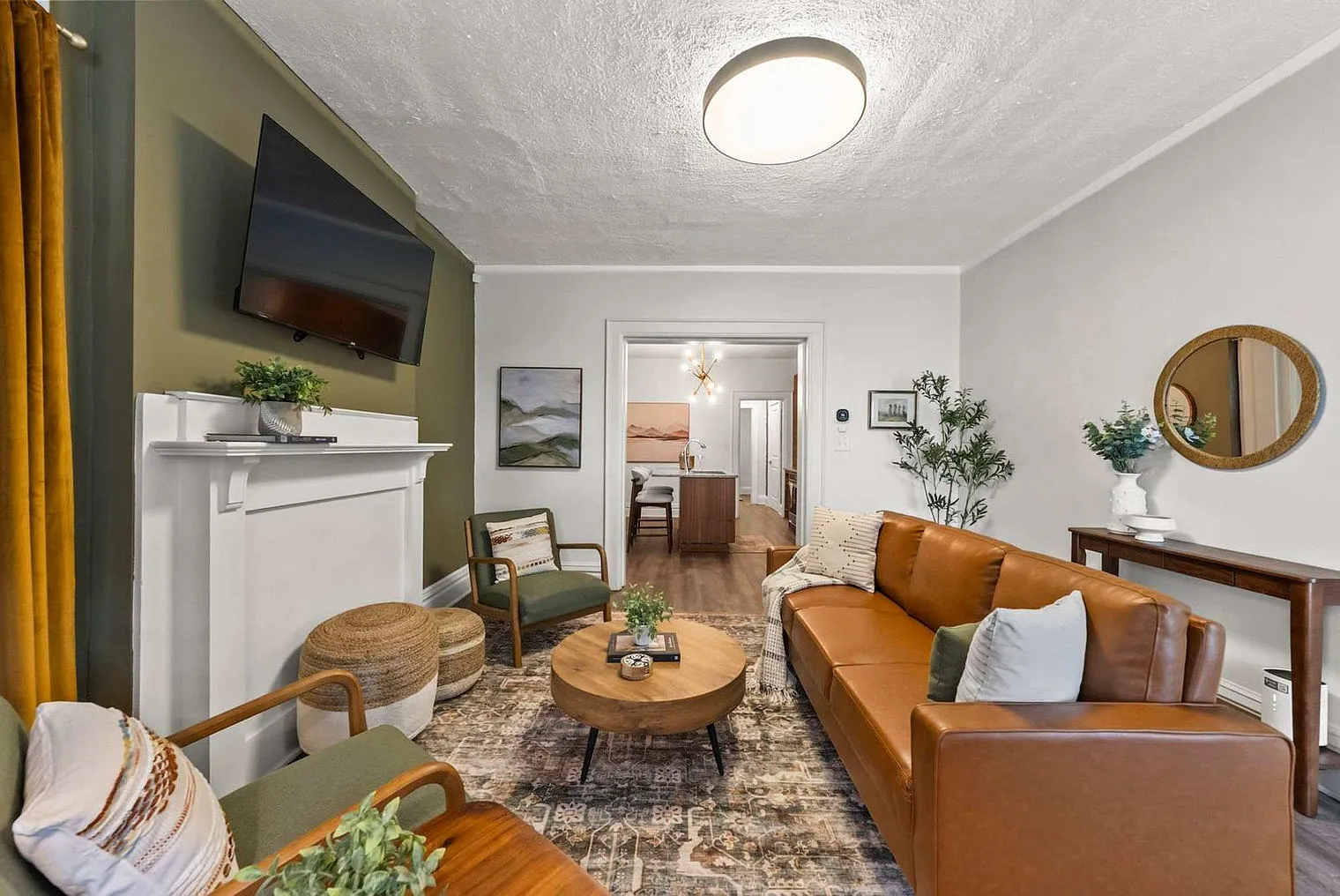 4 bed, 2.0 bath, 1797 sqft, $4,552 — Photo 1