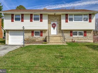 3921 Silver Spur Dr, York, PA 17402