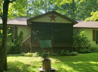 101 Long Pine Rd, Greeley, PA 18425