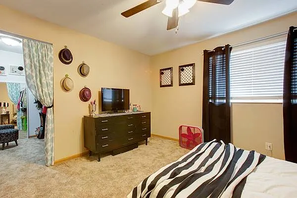 Park Place Townhomes - 241-5 — Photo 3