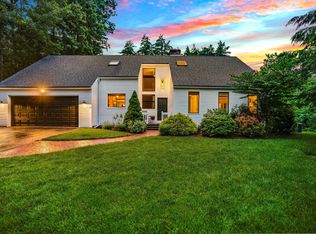 31 McQuade Brook Rd, Bedford, NH 03110