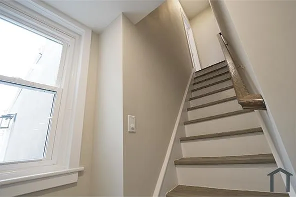 1933 E Albert St — Photo 18