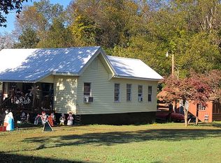305 Church St, Wellford, SC 29385