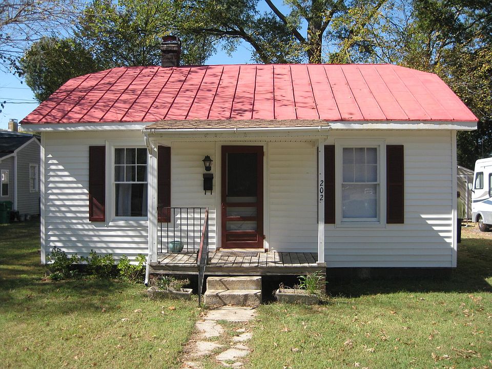 1st image of 202 Dewey St