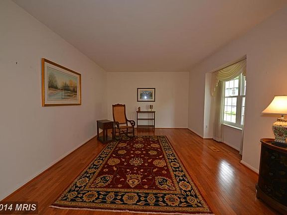 5th image of 9383 Tartan View Dr