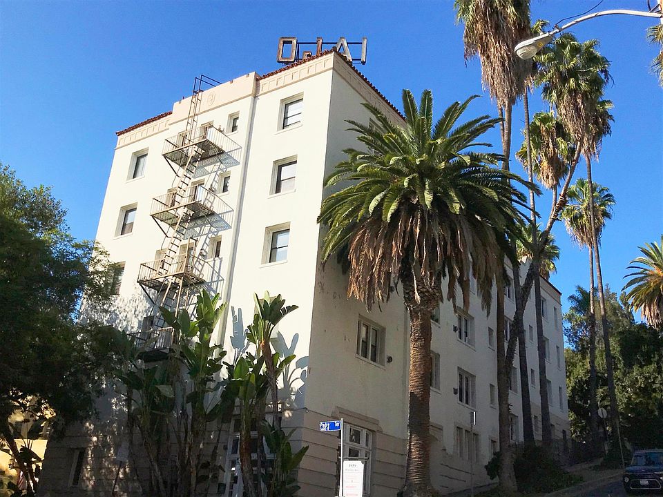 1st image of 1929 Whitley Ave #305