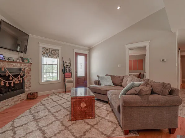 199 Shady Ave, Pineville, LA 71360