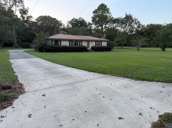 1063 Oak St, Unadilla, GA 31091
