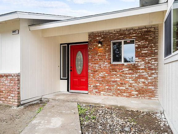 5th image of 1447 Bradley Street S